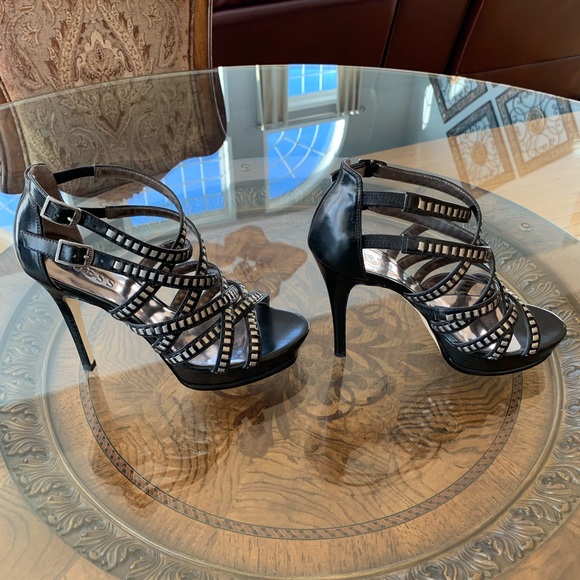🖤Guess Shoes🖤 - Picture 5 of 8